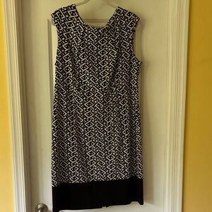 Chic Black and White Patterned Midi Dress